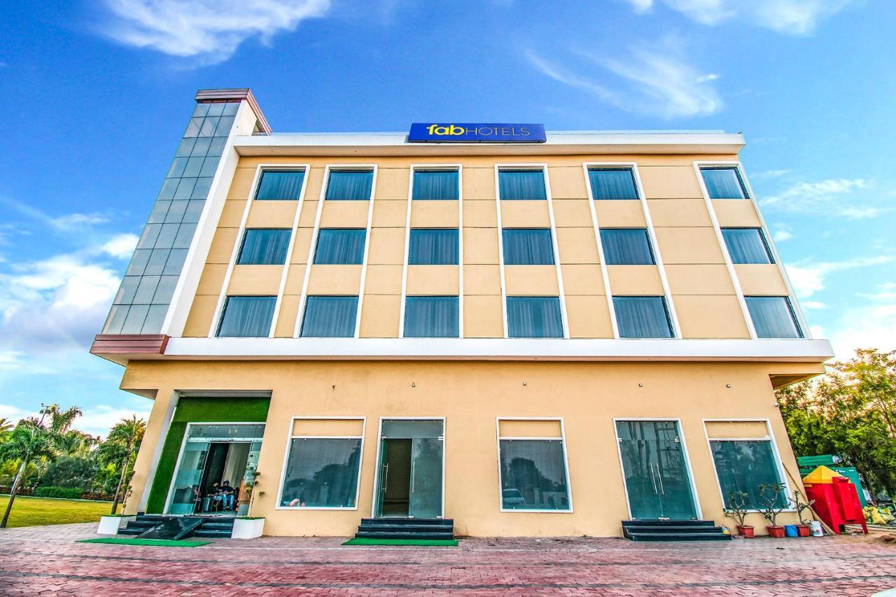 Fabhotel Amrit Greens Indore Airport Екстериор снимка