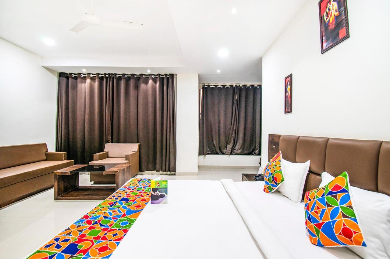Fabhotel Amrit Greens Indore Airport Екстериор снимка