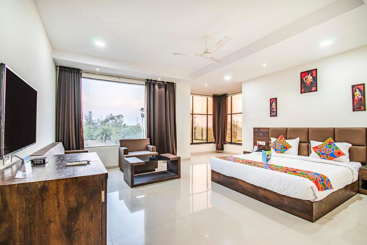 Fabhotel Amrit Greens Indore Airport Екстериор снимка